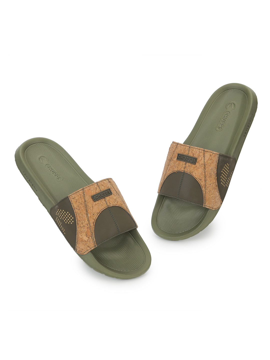 Relaxed fit sliders on feet outdoors
